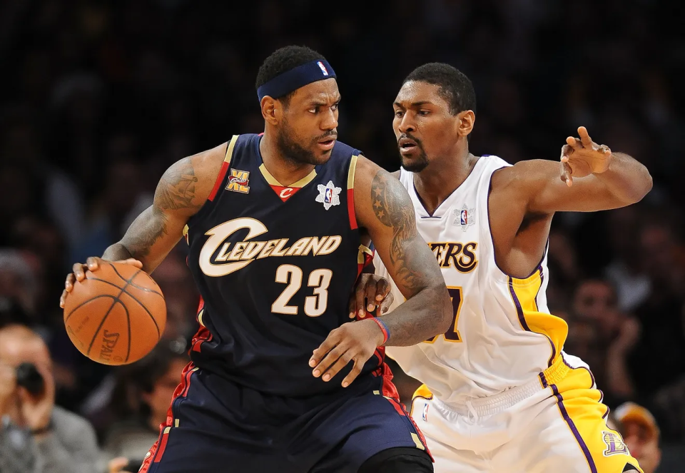 开云-美媒评NBA史上TOP79防守者！科比36詹姆斯32乔丹15 中锋包揽前二